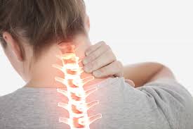 đau bả vai rất nguy hiểm, đôi khi là triệu chứng của bệnh lí xương khớp